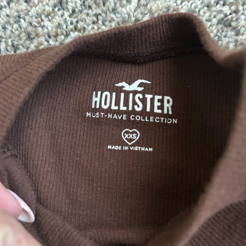 Women’s Cropped Hollister Tank Top Lot - Picture 3 of 9
